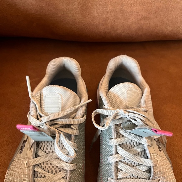 Nike Metcon 8 Training Sports Shoes Women's - Picture 4 of 9